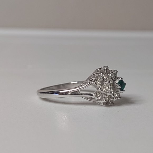 Very Pretty Silver Tone Clear And Green Rhinestone Ring Size 6.75 - Picture 3 of 12
